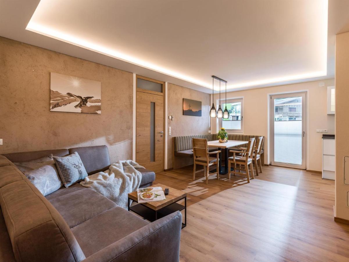 Apart Painting Ried im Zillertal Exterior photo